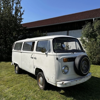 1973 VW Bus T2 Tin Top Adventure Camper Fensterbus USA