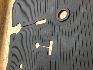 Fußmatte für den Fußraum Kabinenboden vorne für den VW Bus T2b T2 ab 8/72-7/79