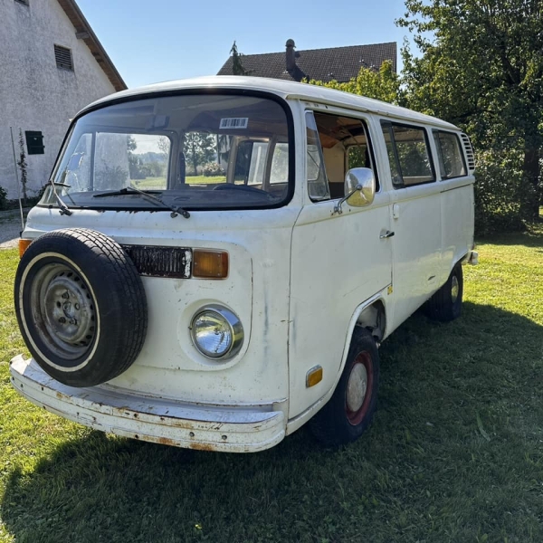 1973 VW Bus T2 Tin Top Adventure Camper Fensterbus USA