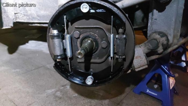 Brake shoe mounting kit front, included tension springs